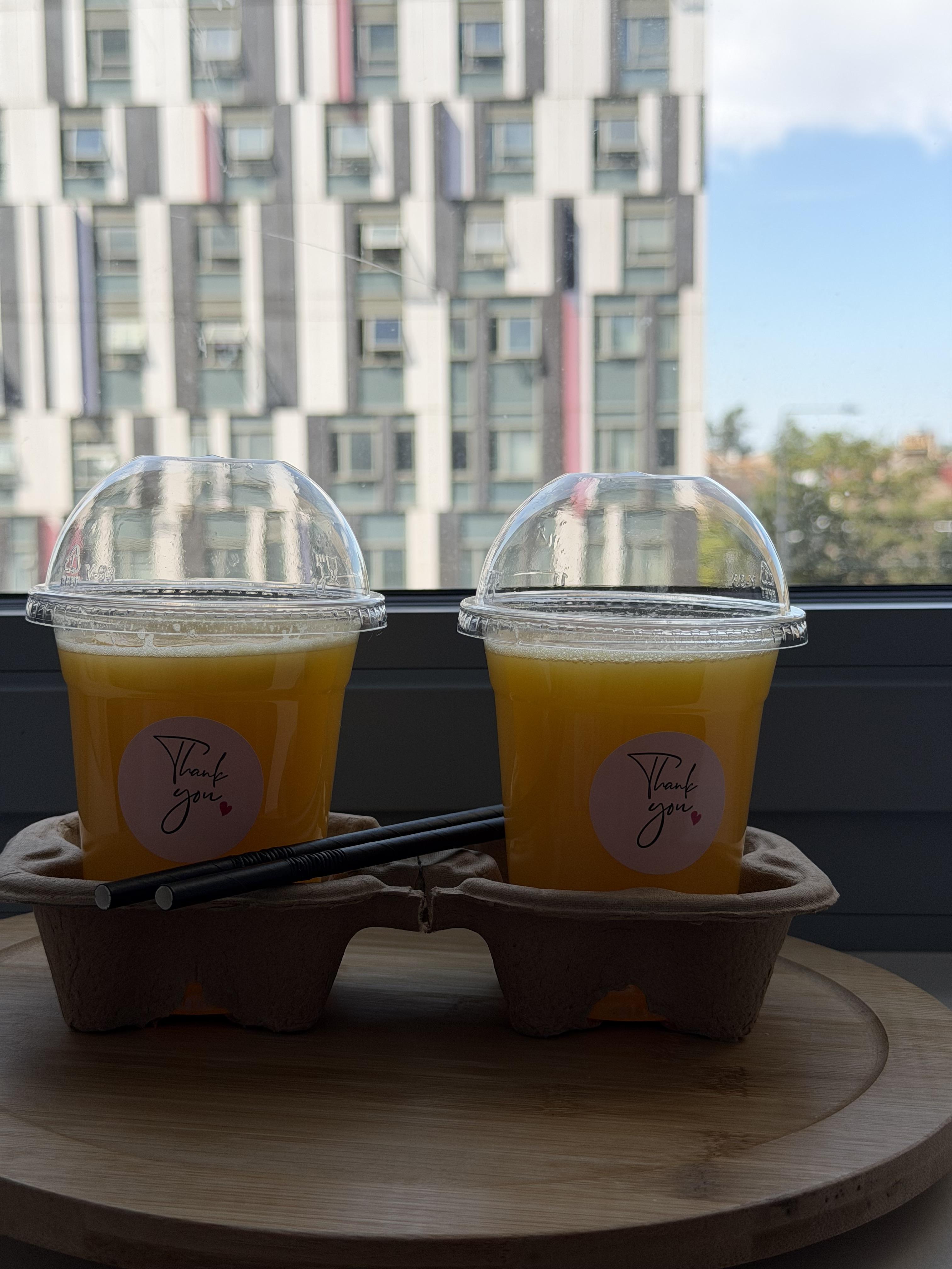 FRESH ORANGE JUICE 