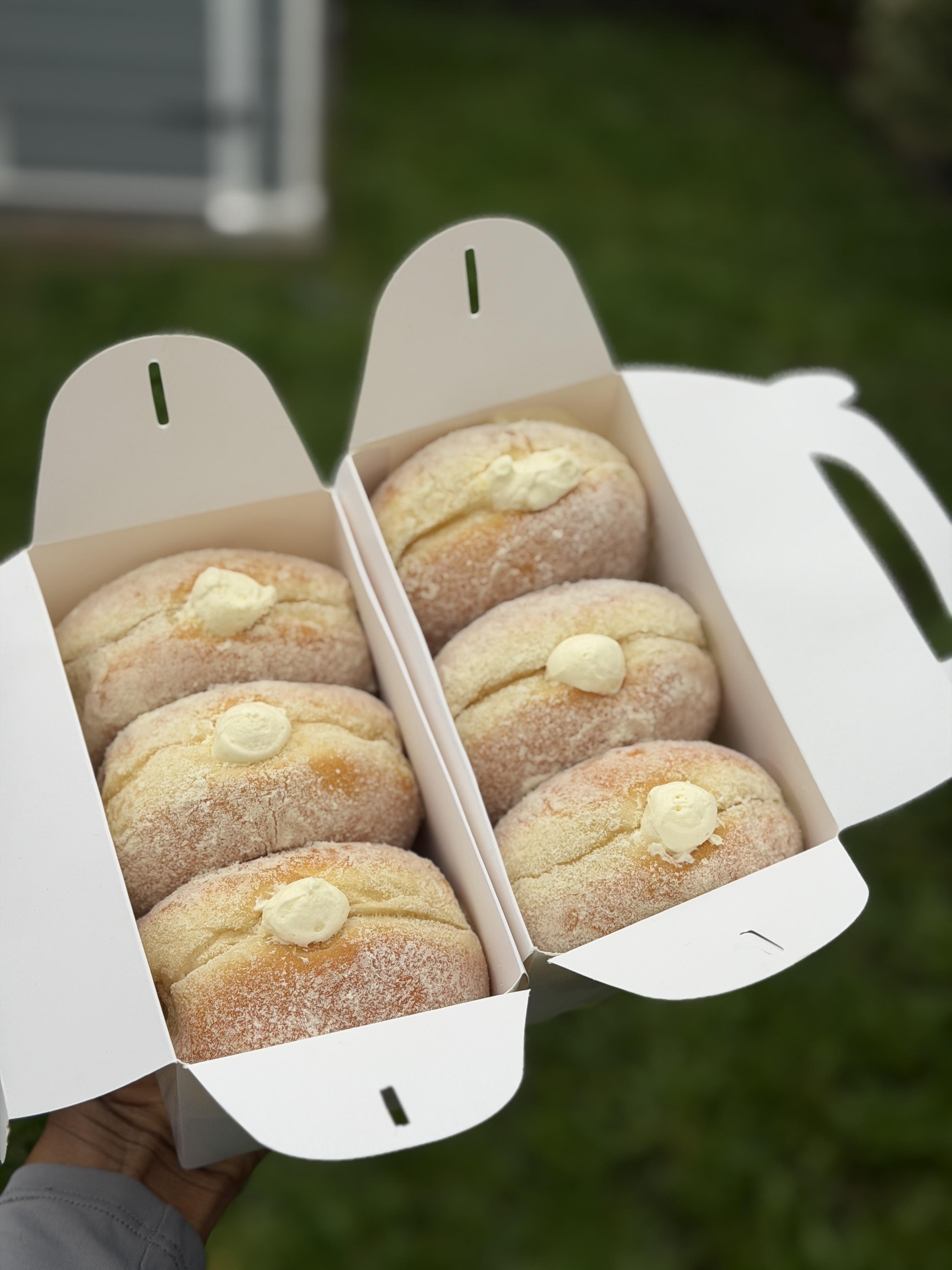 (6) MILKY DOUGHNUTS 