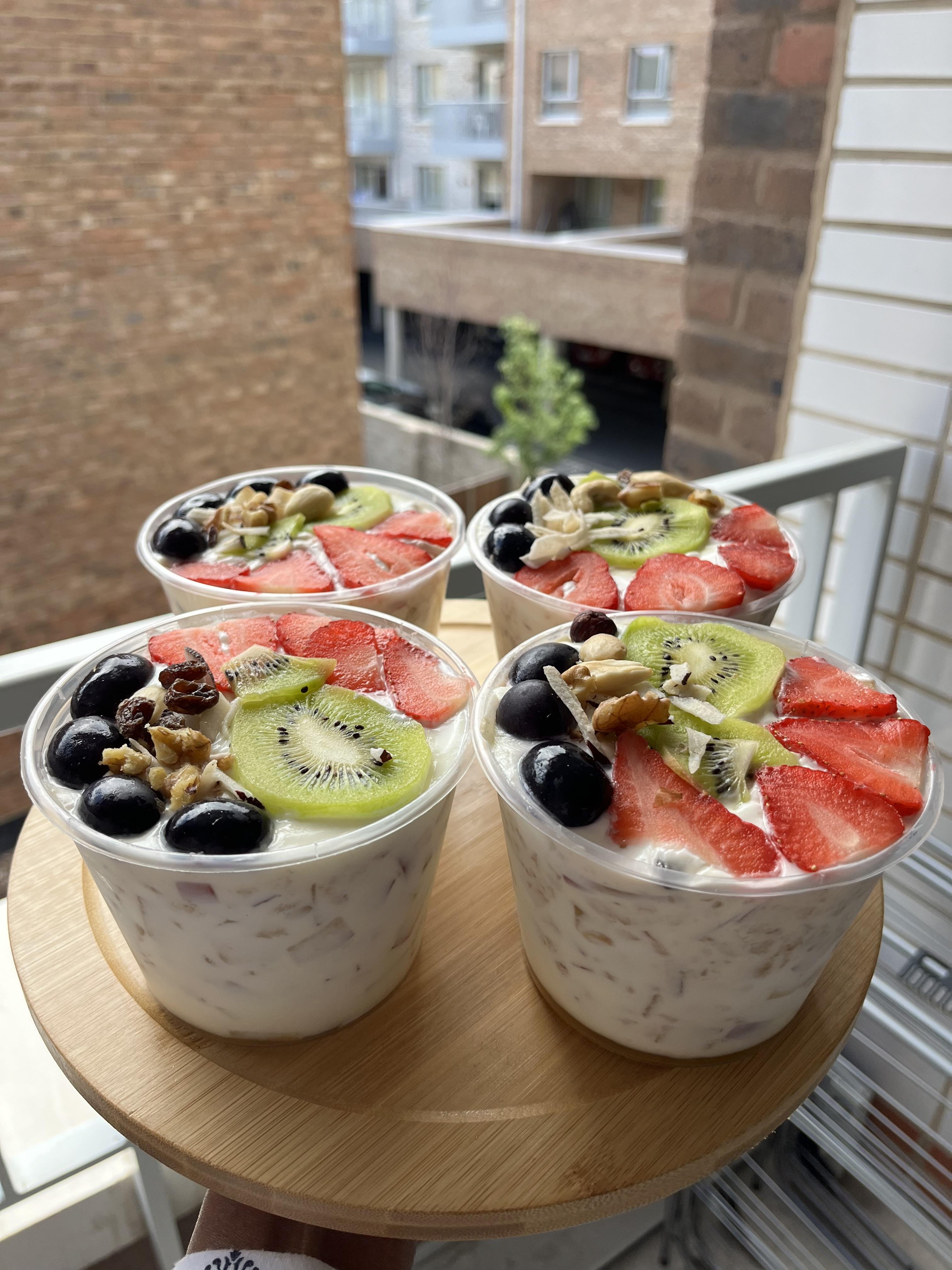 LARGE FRUIT PARFAIT 