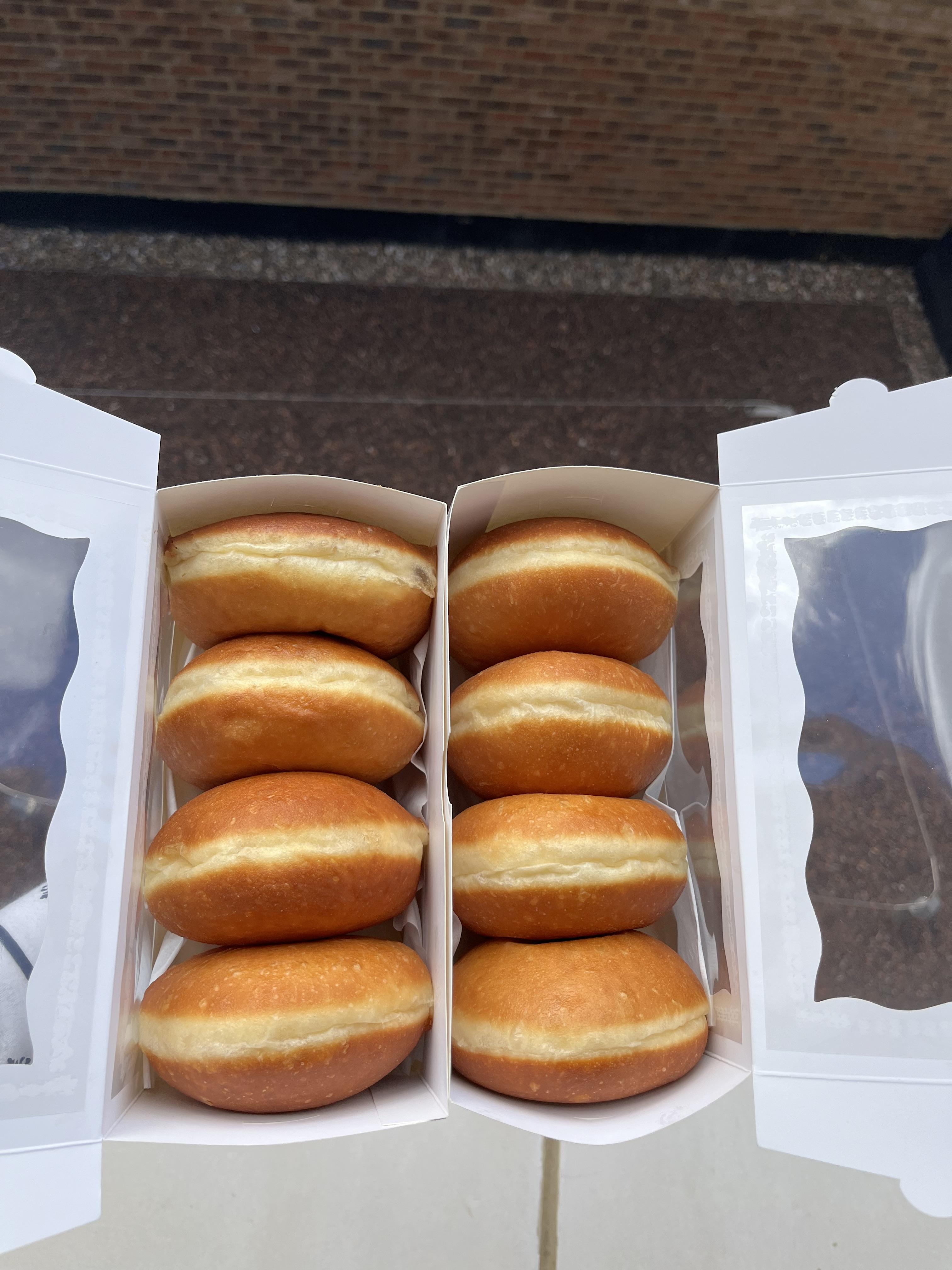 PLAIN DOUGHNUTS (8)