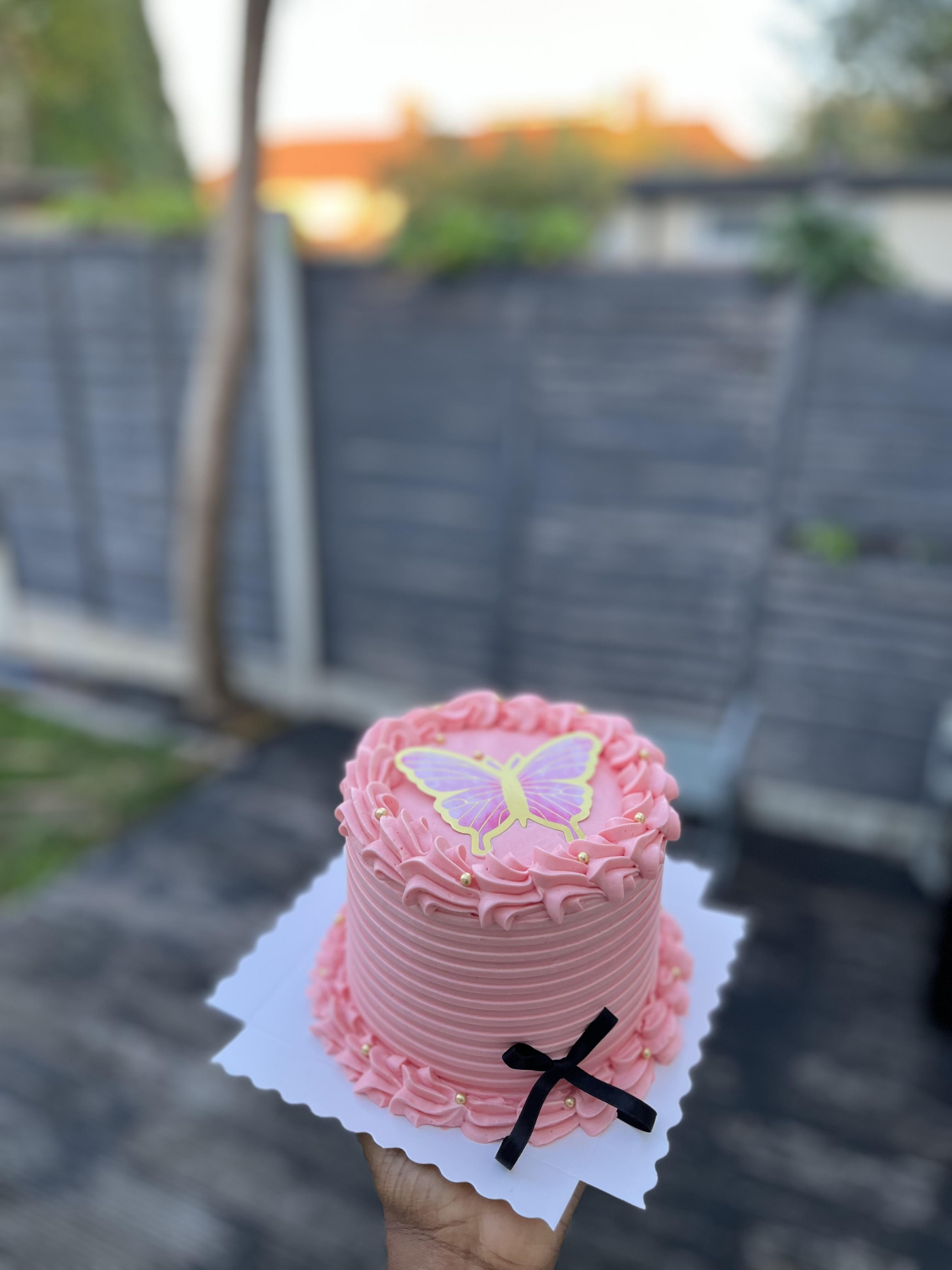 CRAVINGS CAKE